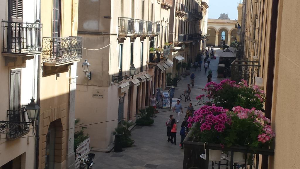 B&B Arco Dell'Orologio Trapani Dış mekan fotoğraf